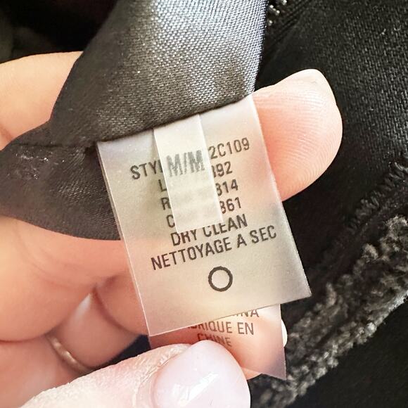 Elie Tahari Black Cotton Denim City Moto Zip Front Jacket Women’s Size Medium - Picture 14 of 16